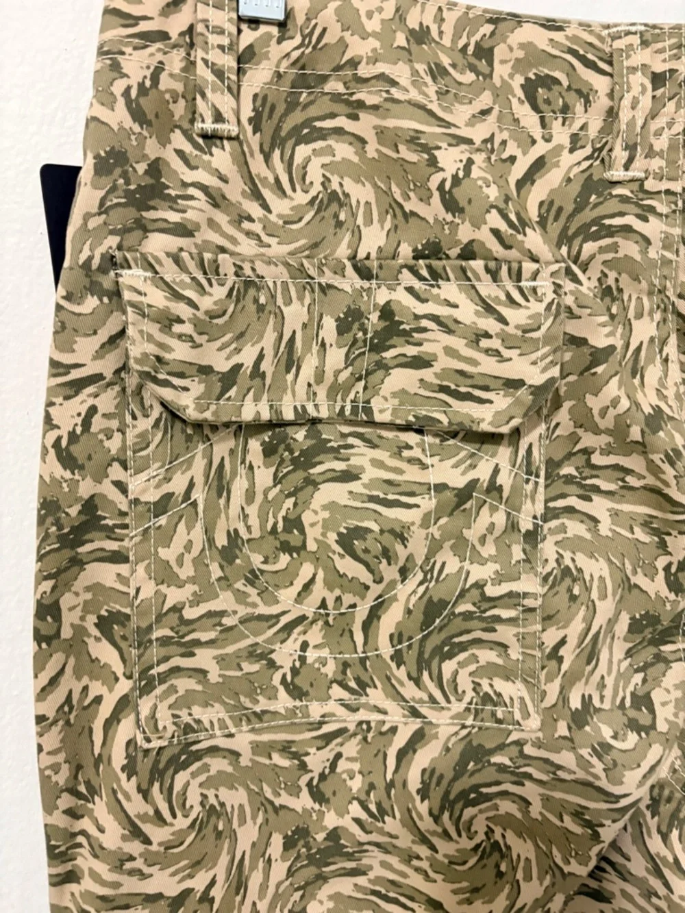 NWT True Religion Jogger Camo Cargo Jogger Pants Abstract Camo Men's Medium